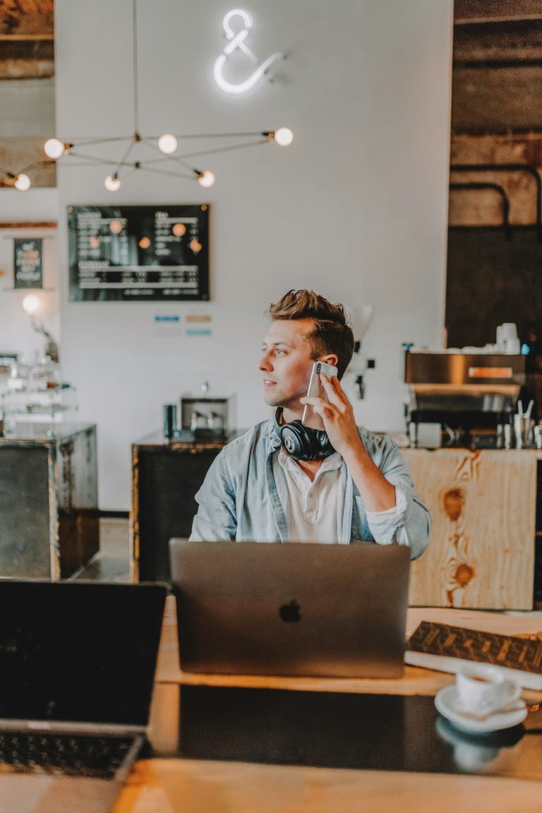 Corporate Travel Consultants: 7 Essential Ways to Cut Travel Costs
