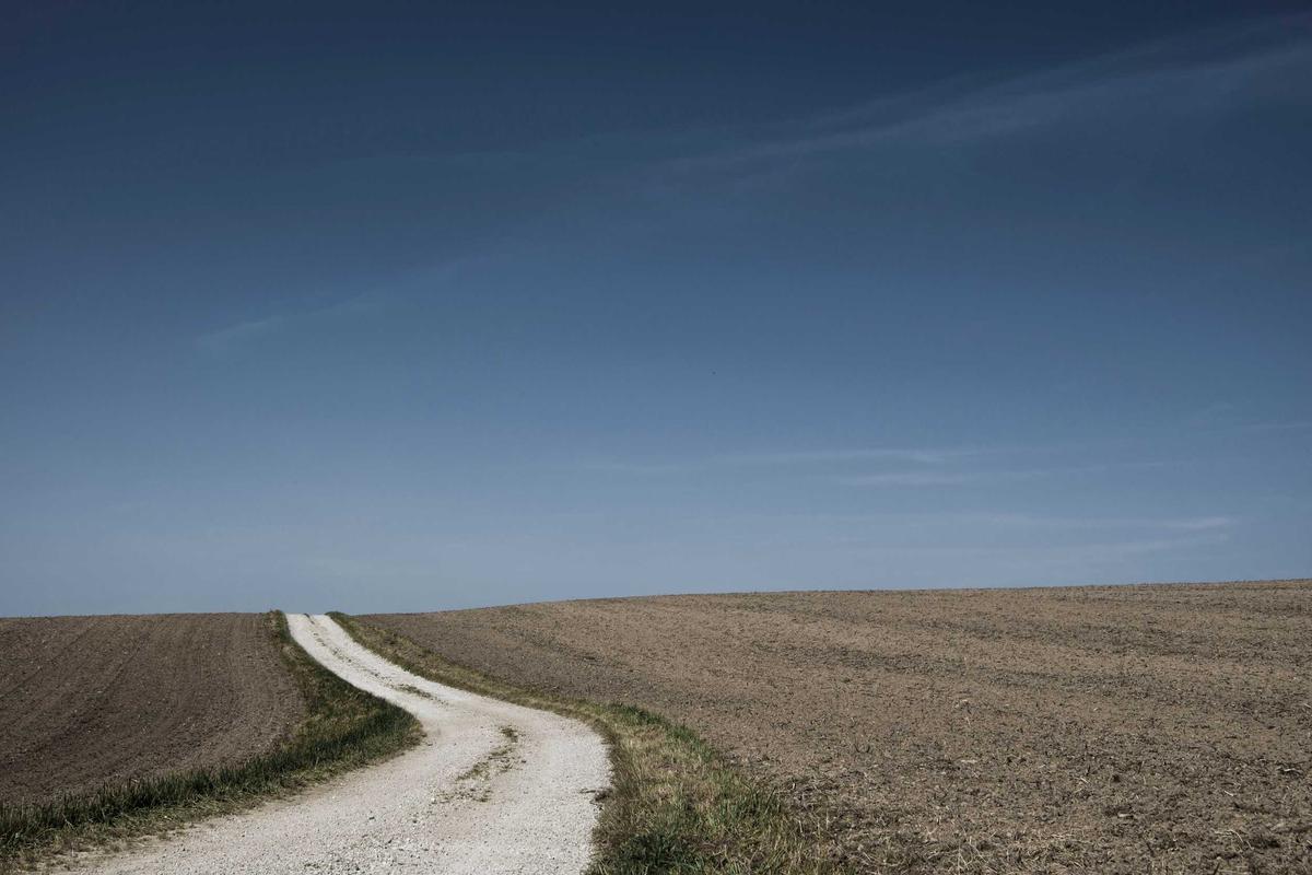Executive Jet Travel route planning across a wide landscape